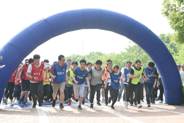 7c71f6c11bf247039215386eeed7a38b