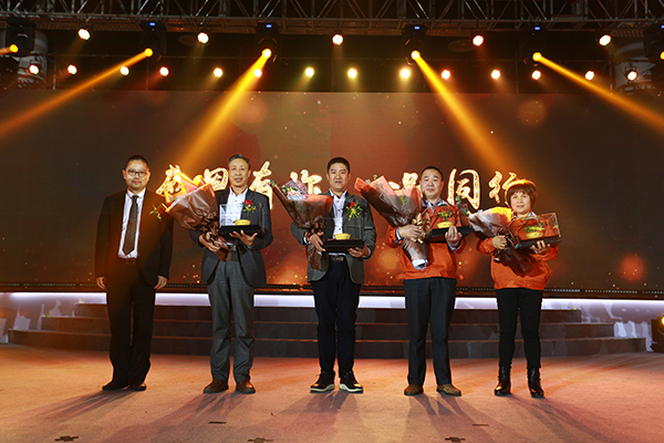 70ca1cc370274a28b47125d091f27fee